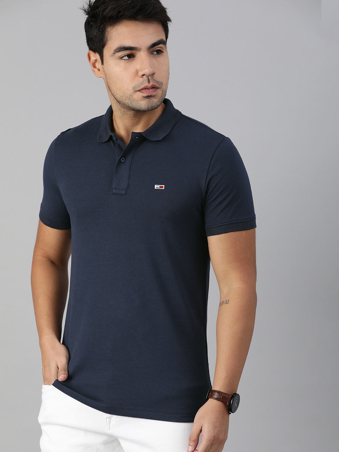 

Tommy Hilfiger Men Navy Blue Solid Brand Logo Applique Detail Polo Collar T-shirt