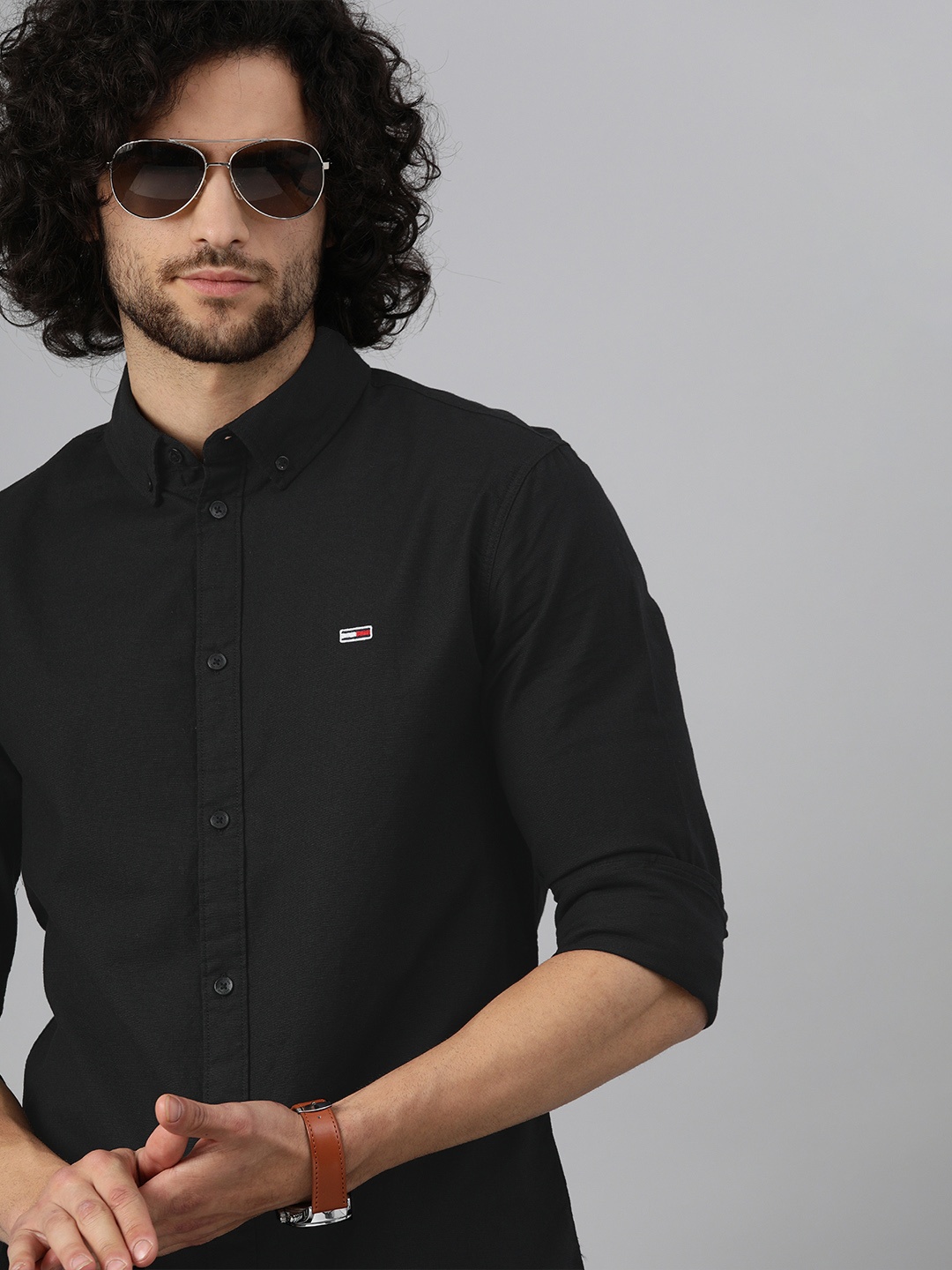 

Tommy Hilfiger Men Black Slim Fit Solid Brand Logo Applique Detail Casual Shirt