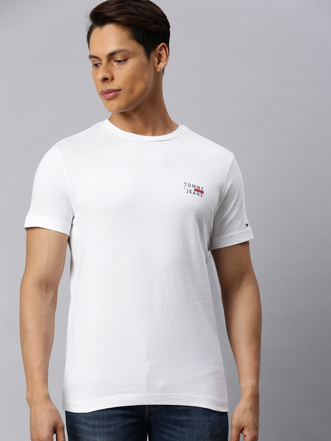 

Tommy Hilfiger Men White Solid Round Neck T-shirt