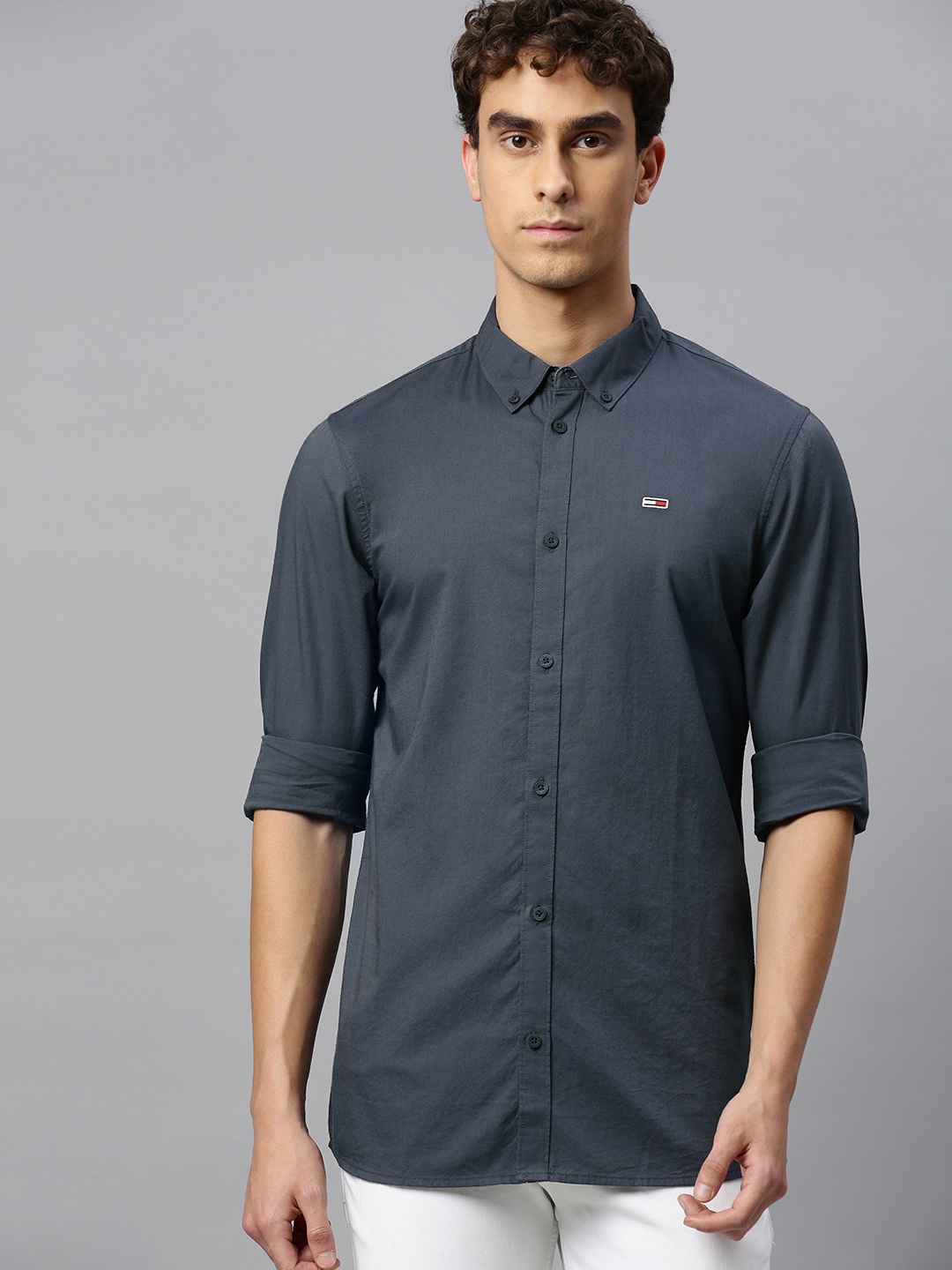 

Tommy Hilfiger Men Navy Blue Regular Fit Solid Pure Cotton Casual Shirt