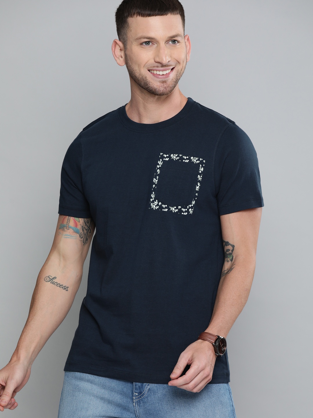 

Mast Harbour Men Navy Blue Solid Pocket Detailed Round Neck Pure Cotton T-shirt