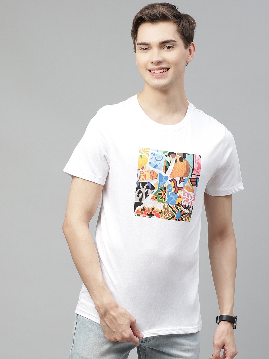

Mast & Harbour Men White & Blue Pure Cotton Printed T-shirt