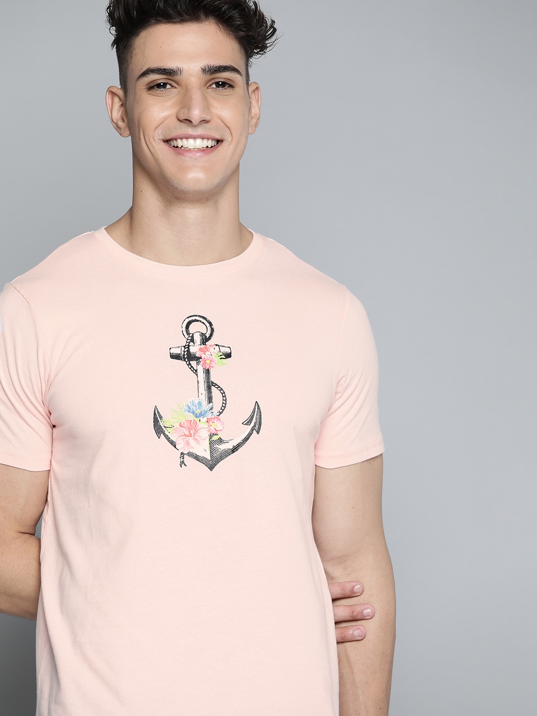 

Mast & Harbour Men Peach-Coloured & Black Pure Cotton Printed T-shirt