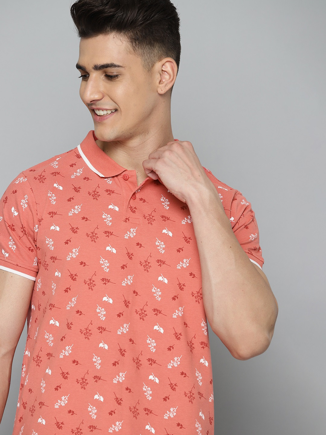 

Mast & Harbour Men Pink & White Pure Cotton Floral Printed Polo Collar T-shirt