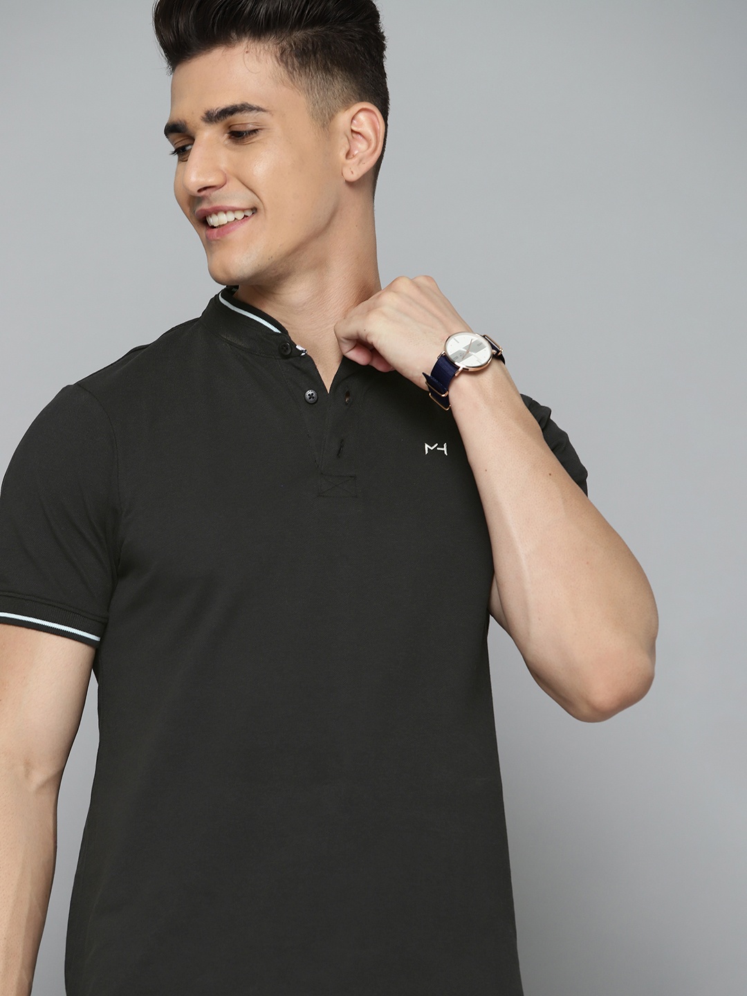 

Mast & Harbour Men Black Pure Cotton Solid T-shirt