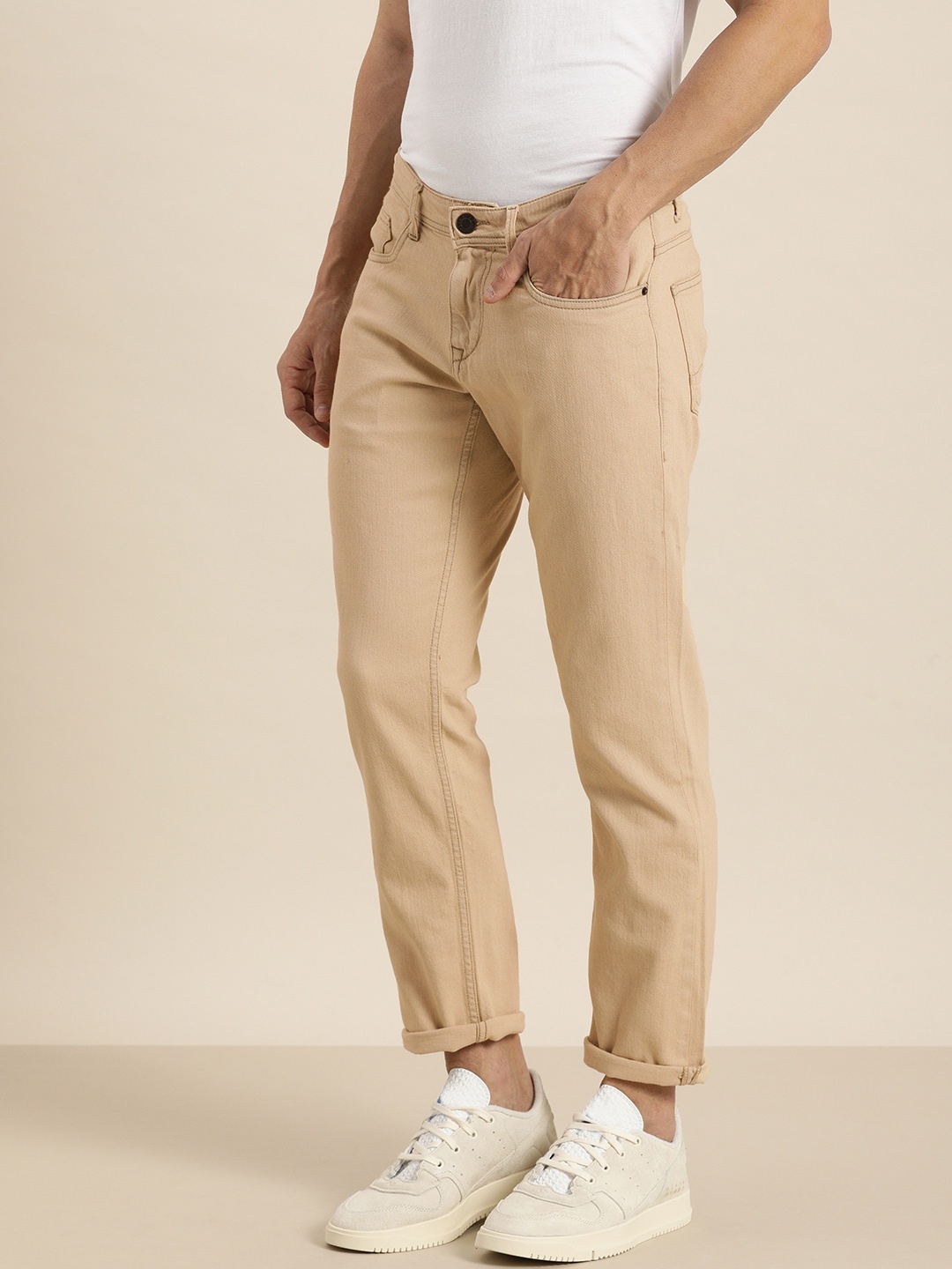

INVICTUS Men Beige Slim Fit Stretchable Jeans