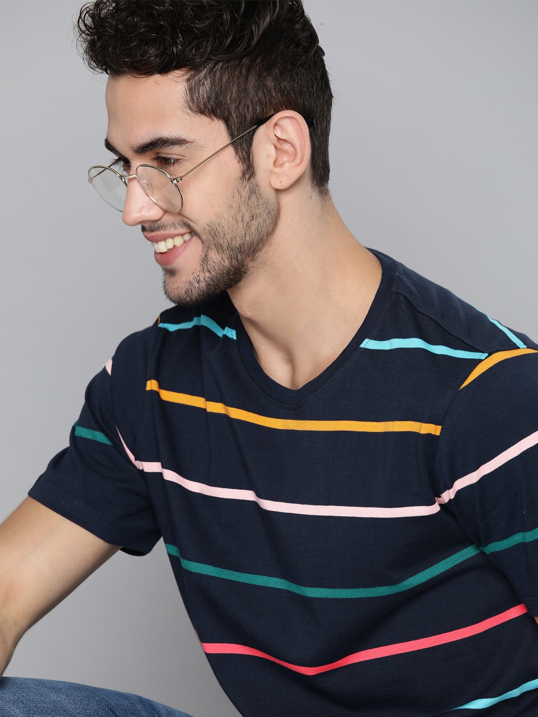 

Mast & Harbour Men Navy Blue & Green Striped Pure Cotton Round Neck T-shirt