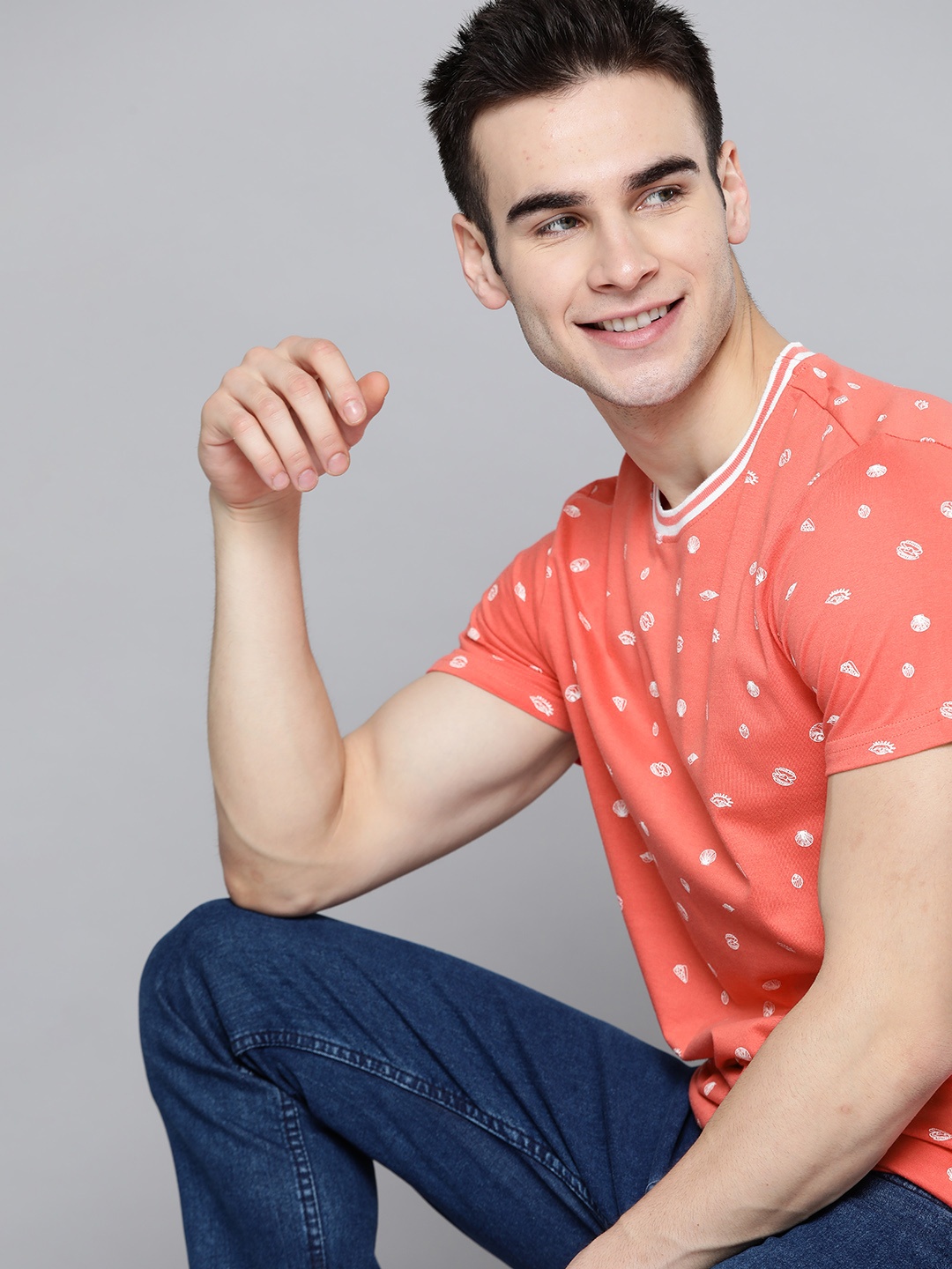 

Mast Harbour Men Peach-Coloured White Pure Cotton Printed Round Neck Pure Cotton T-shirt