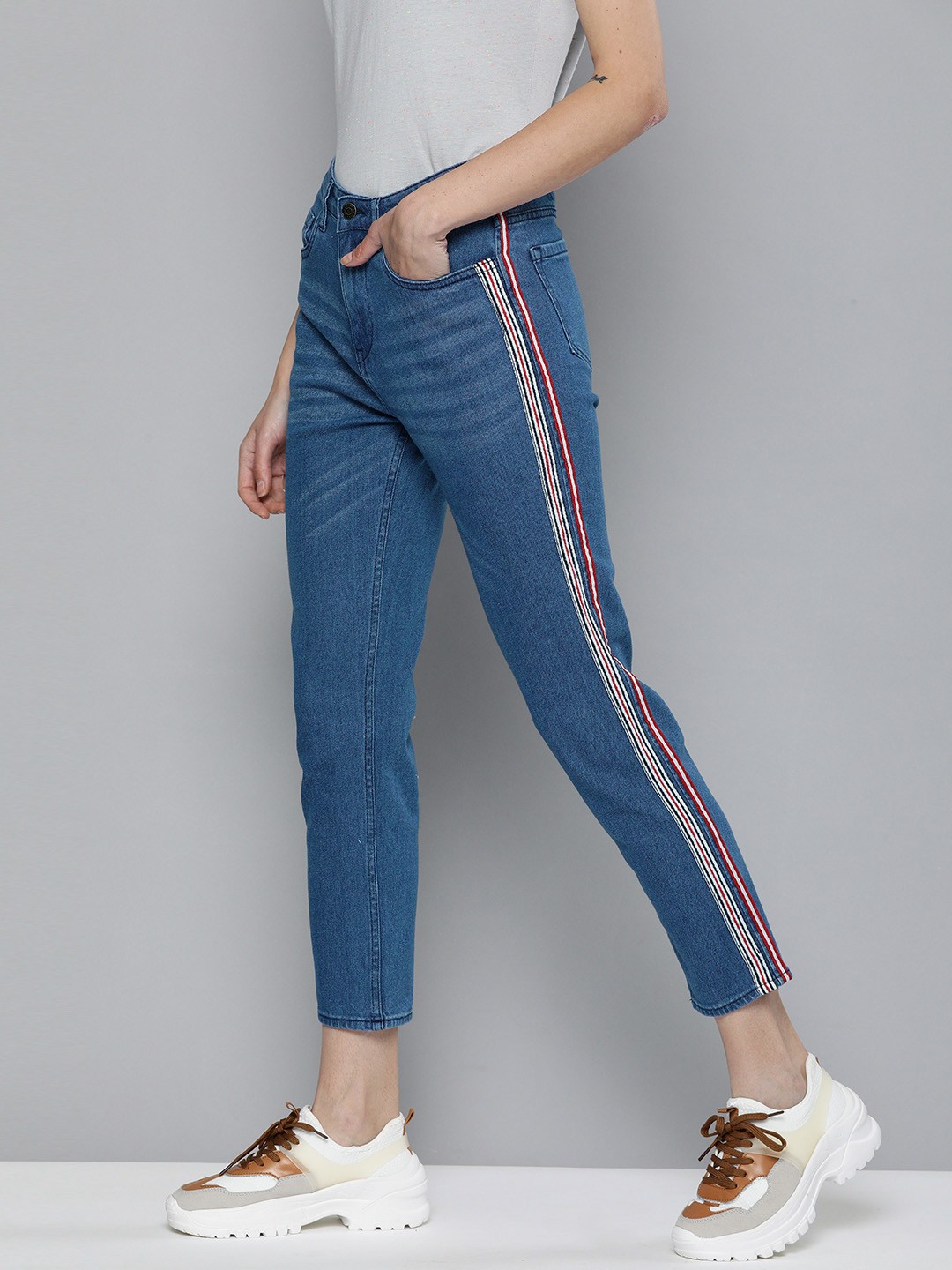 

Harvard Women Blue Slim Fit Light Fade Stretchable Cropped Jeans