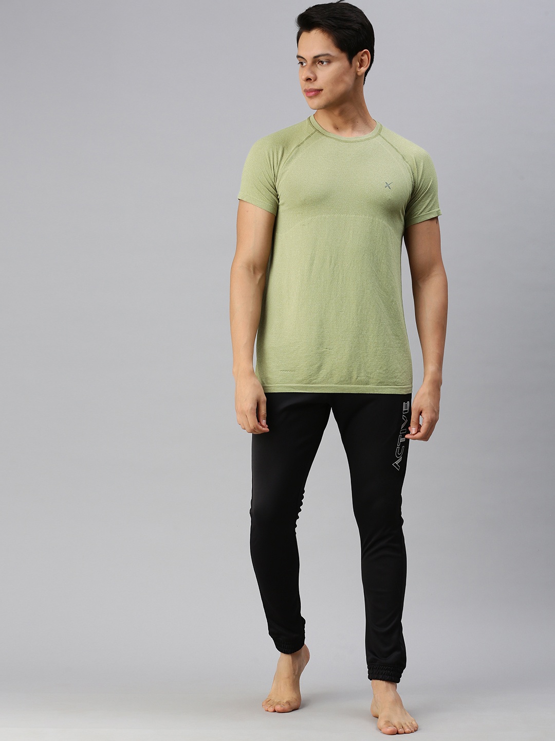 

HRX by Hrithik Roshan Men Olive Green Slim Fit Yoga T-shirt