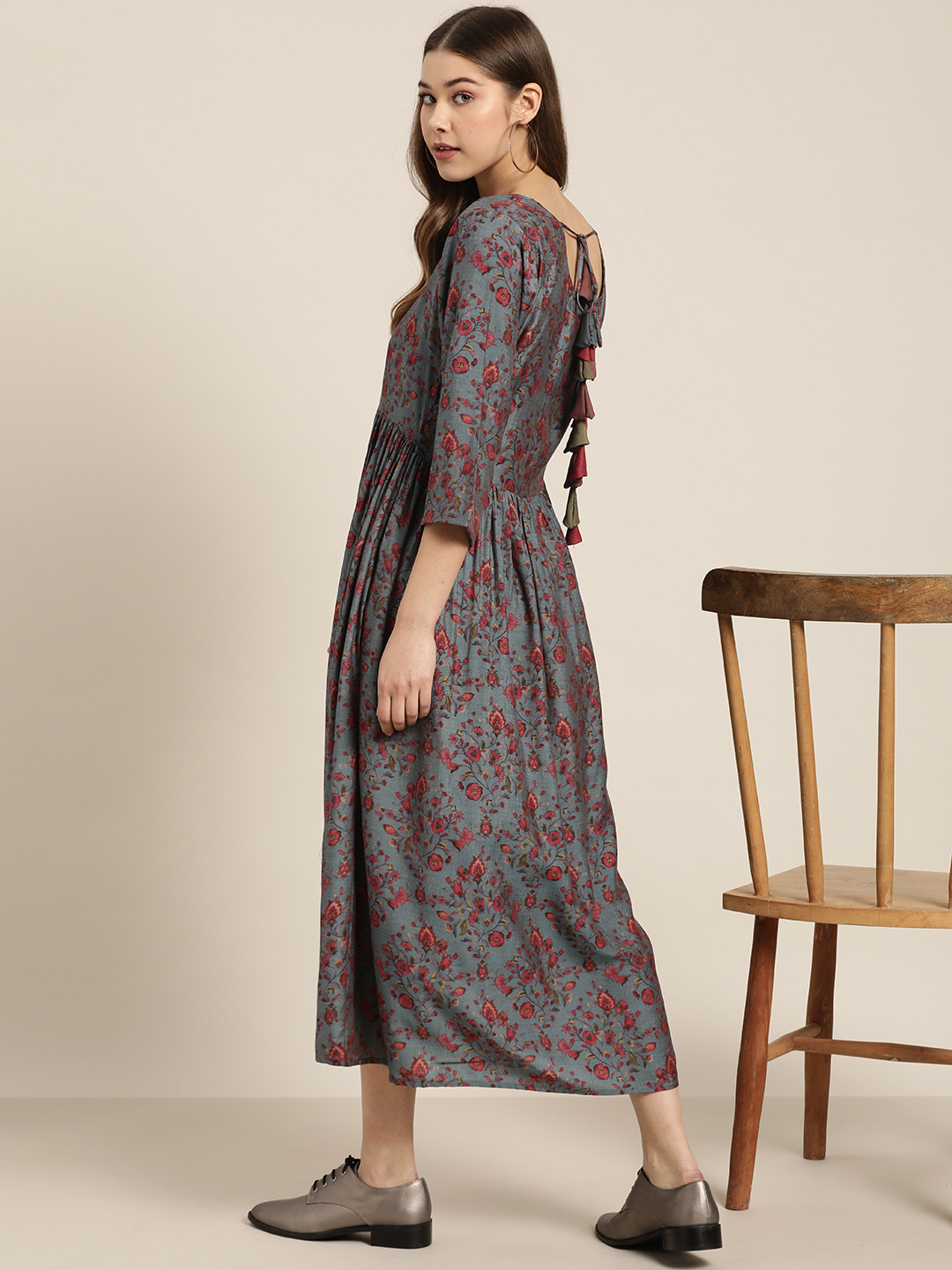 

Sangria Women Grey & Red Printed A-Line Dress