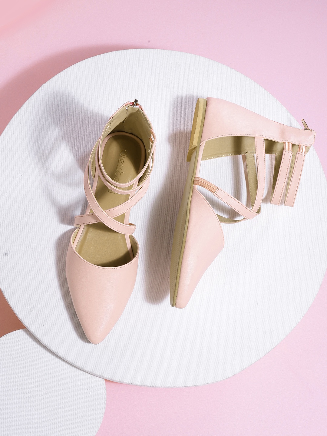

DressBerry Women Pink Solid Mid-Top Criss-Cross Strap Flats