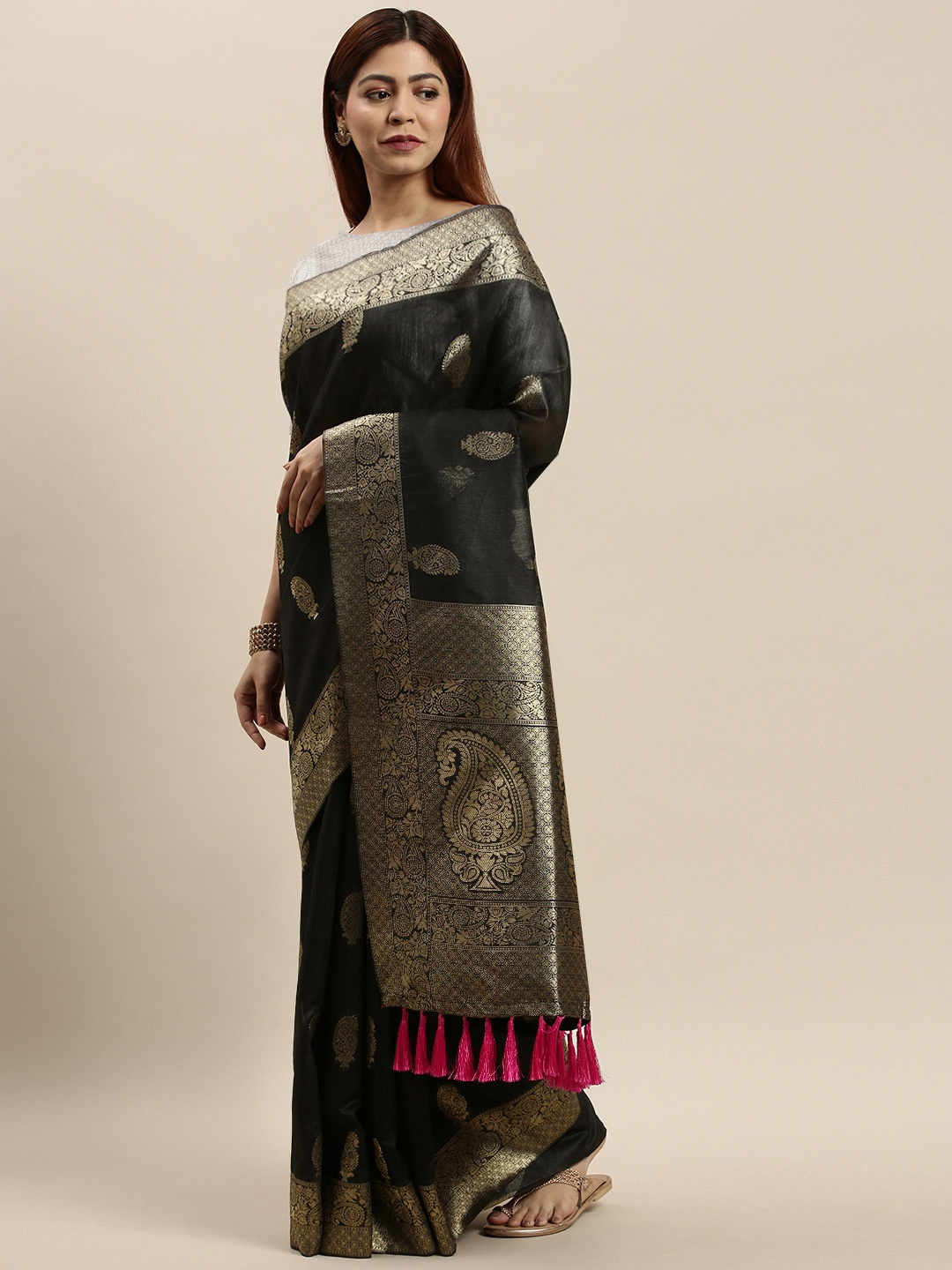 

VASTRANAND Black & Gold-Toned Woven Design Saree