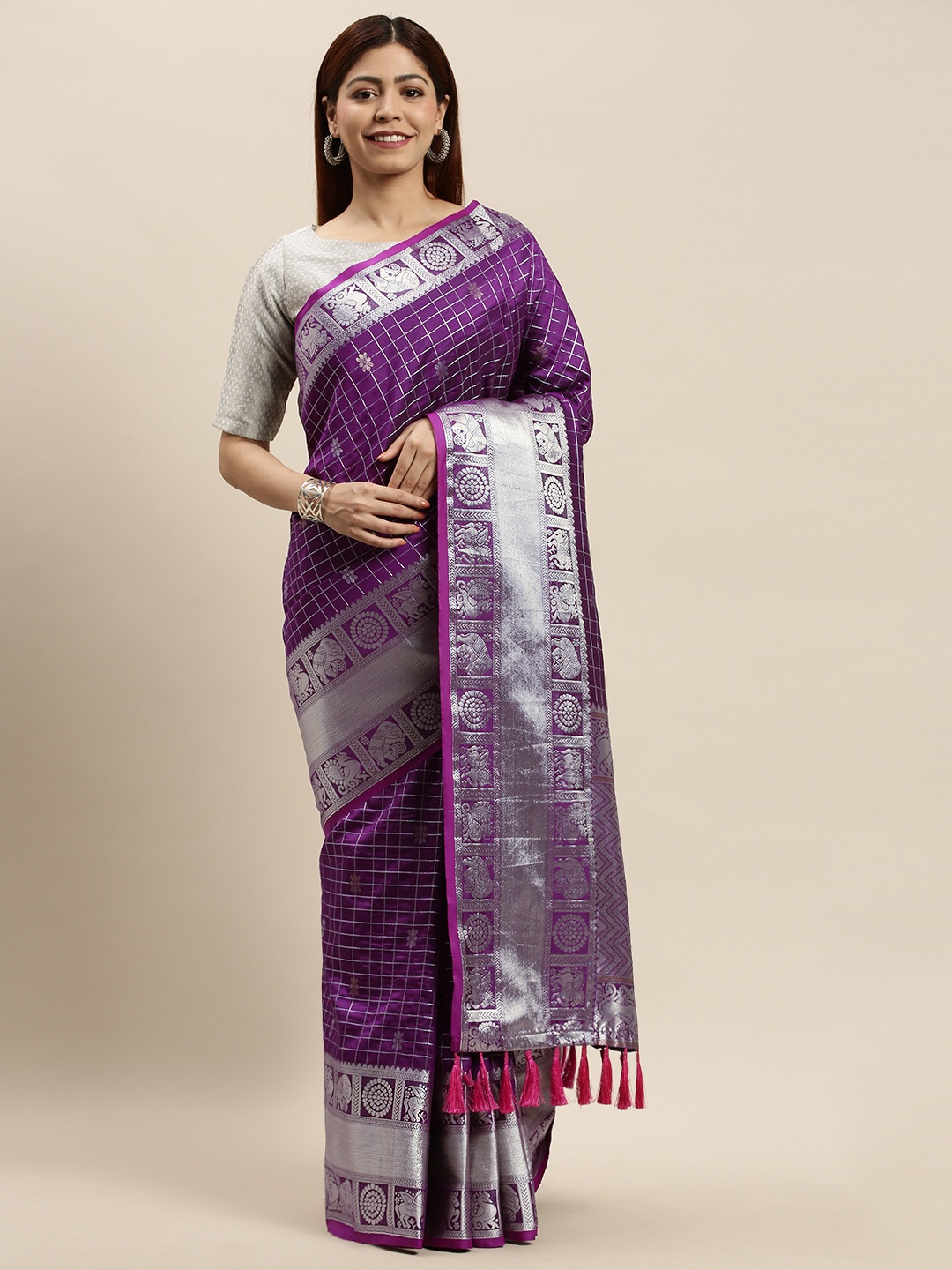 

VASTRANAND Purple & Silver-Toned Checked Banarasi Saree
