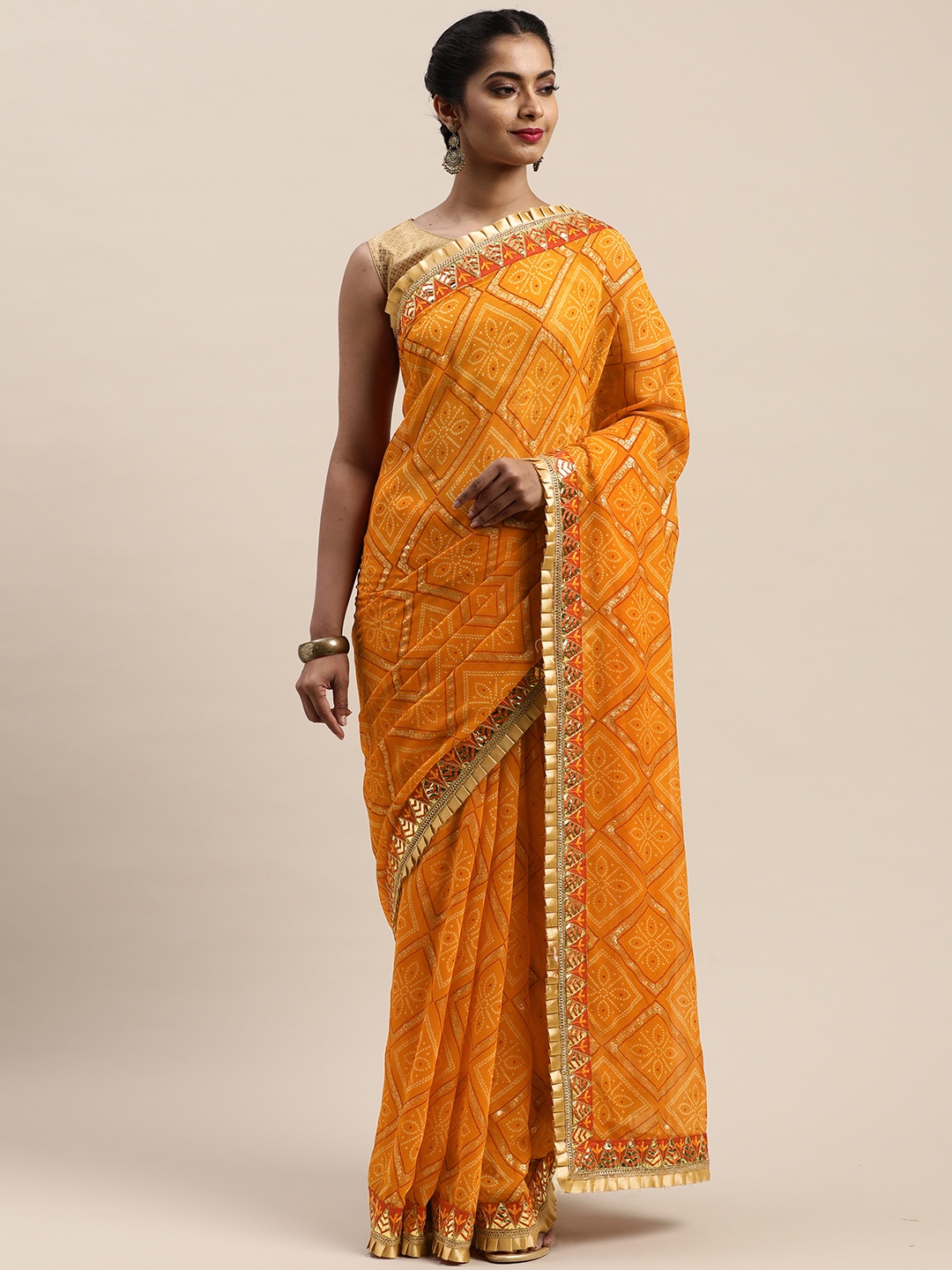 

VASTRANAND Yellow & White Printed Bandhani Saree