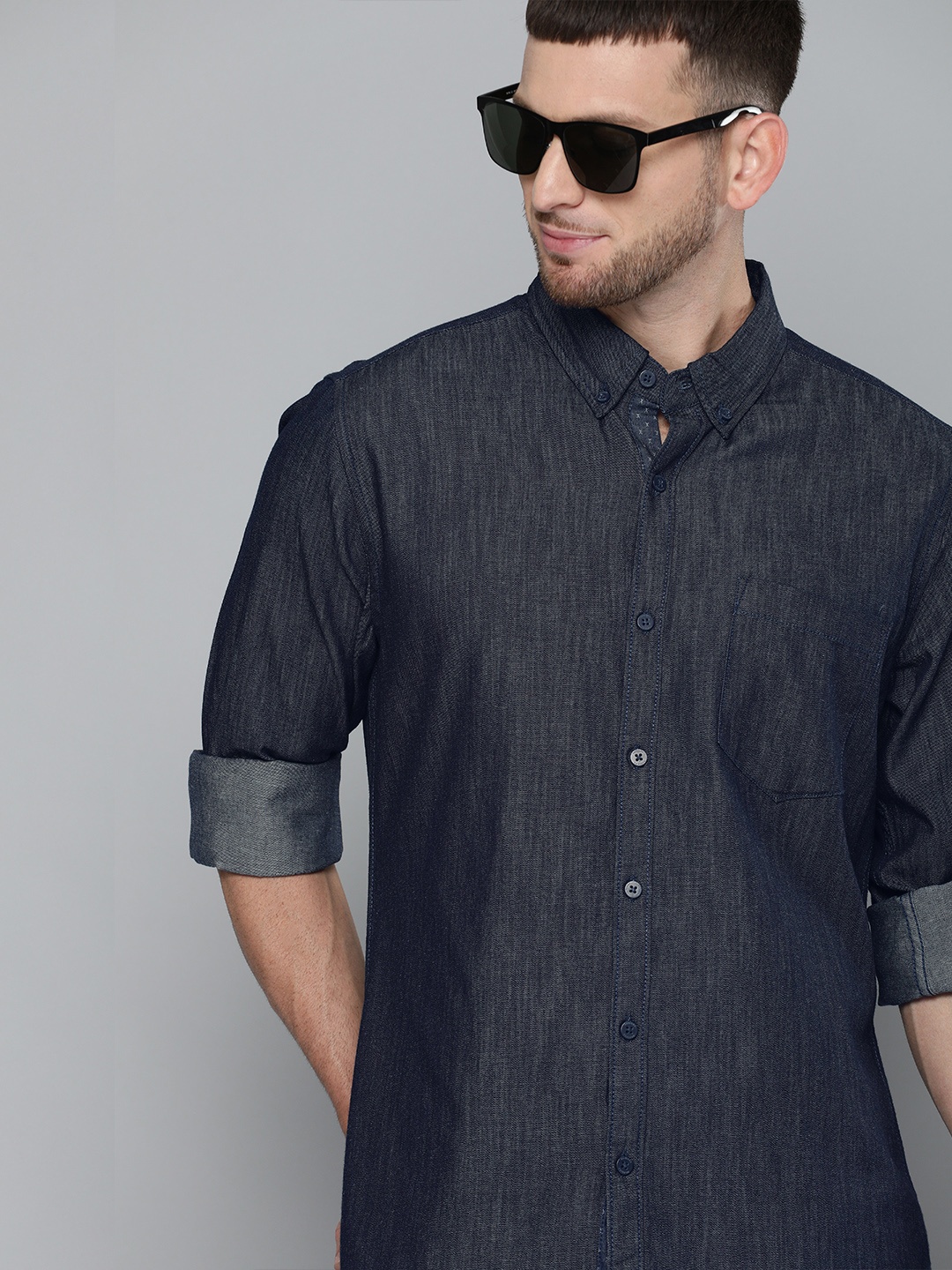

Harvard Men Blue Regular Fit Solid Casual Shirt
