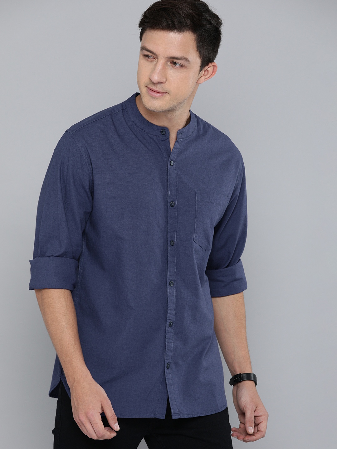 

Harvard Men Navy Blue Slim Fit Solid Casual Shirt