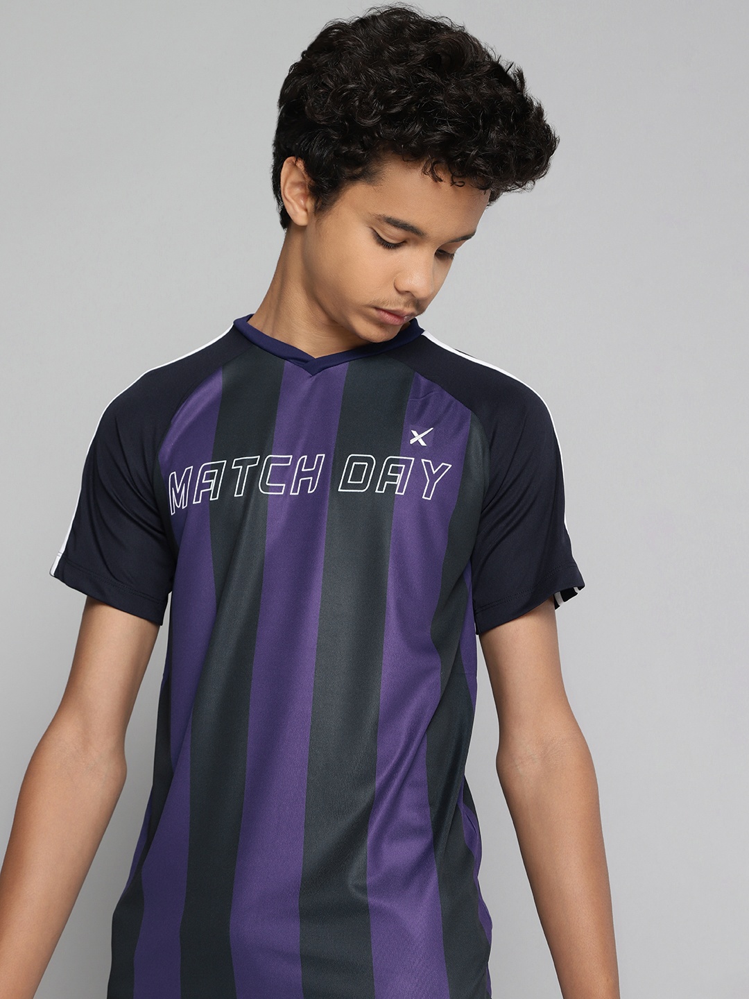 

HRX by Hrithik RoshanU-17 Boys Dress Blue Striped Rapid-Dry Antimicrobial Active Tshirt, Navy blue