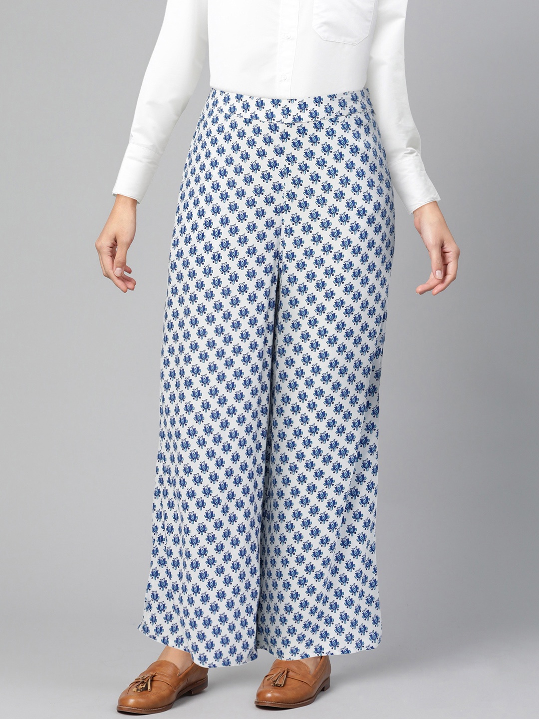 

Global Desi Women White & Blue Printed Wide Leg Palazzos