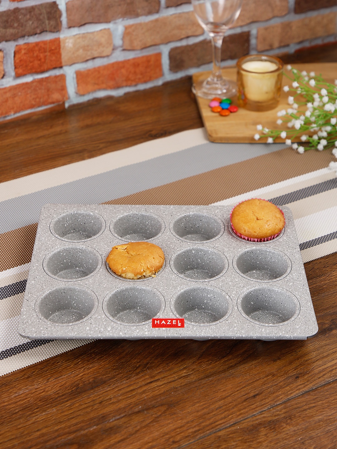 

HAZEL Grey Aluminum Cupcake Tray