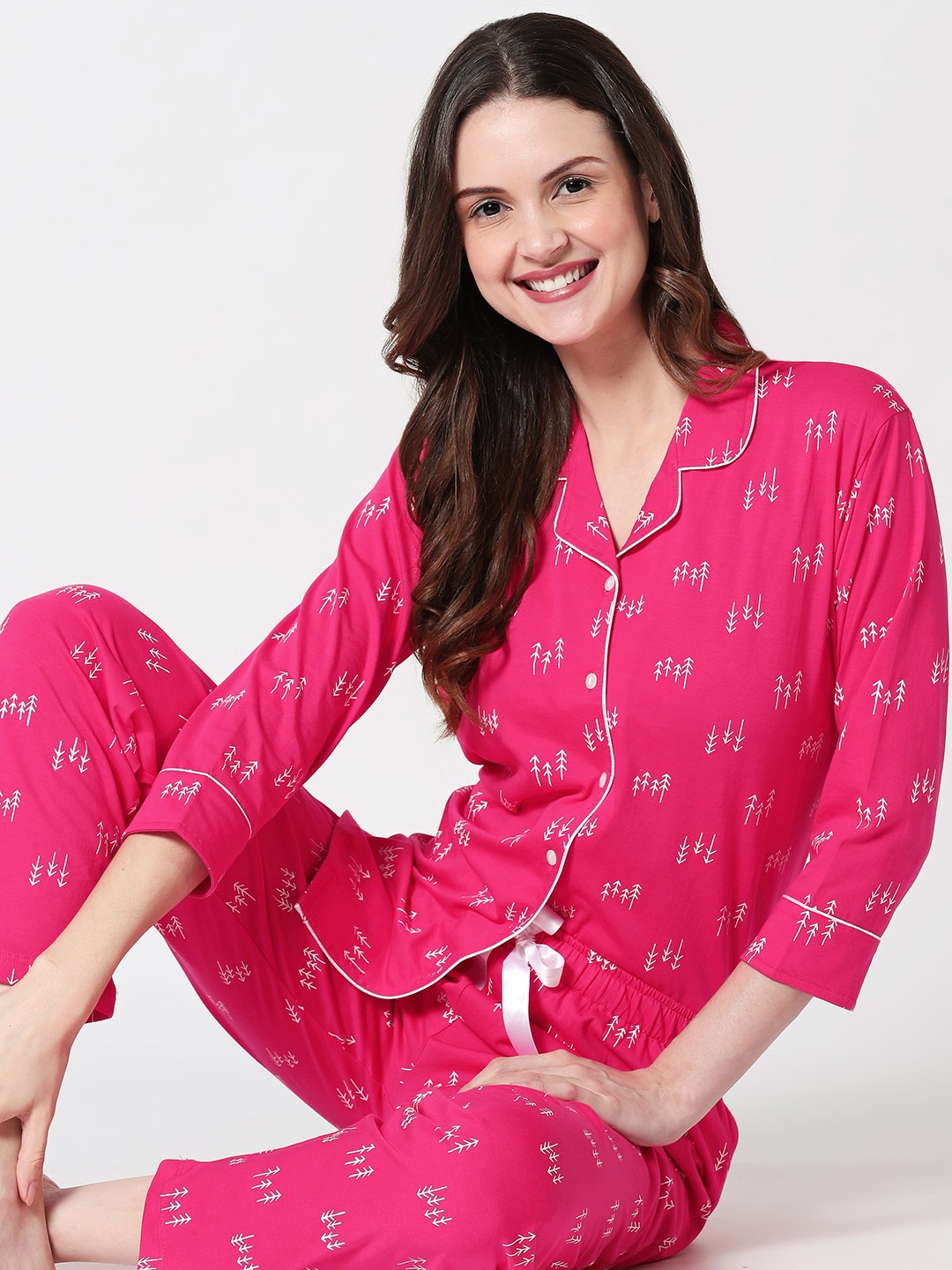 

Zeyo Women Pink & White Printed Night Suit