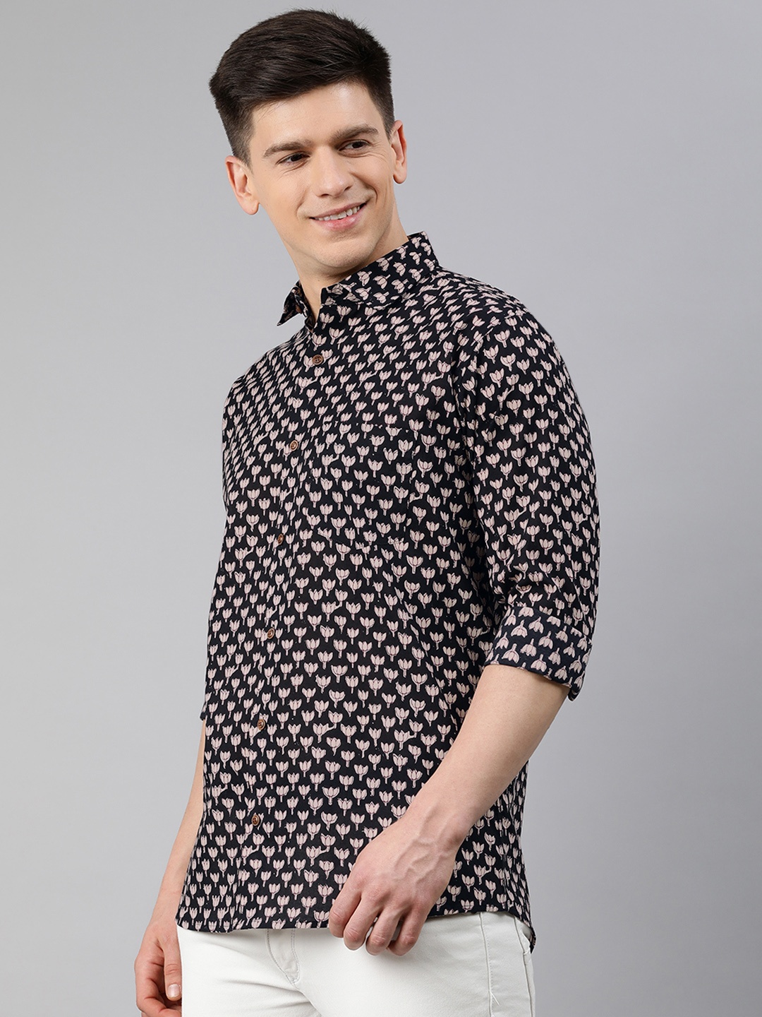 

MILLENNIAL MEN Men Navy Blue & Off-White Regular Fit Floral Printed Casual Shirt