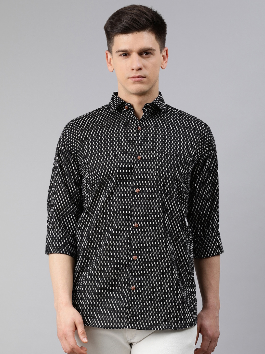 

MILLENNIAL MEN Men Black & White Regular Fit Printed Casual Shirt