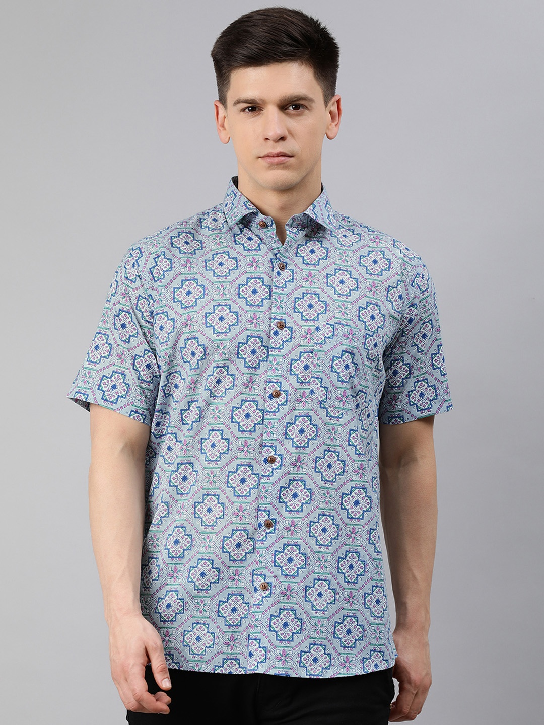 

MILLENNIAL MEN Green & Blue Comfort Regular Fit Geometric Print Pure Cotton Casual Shirt