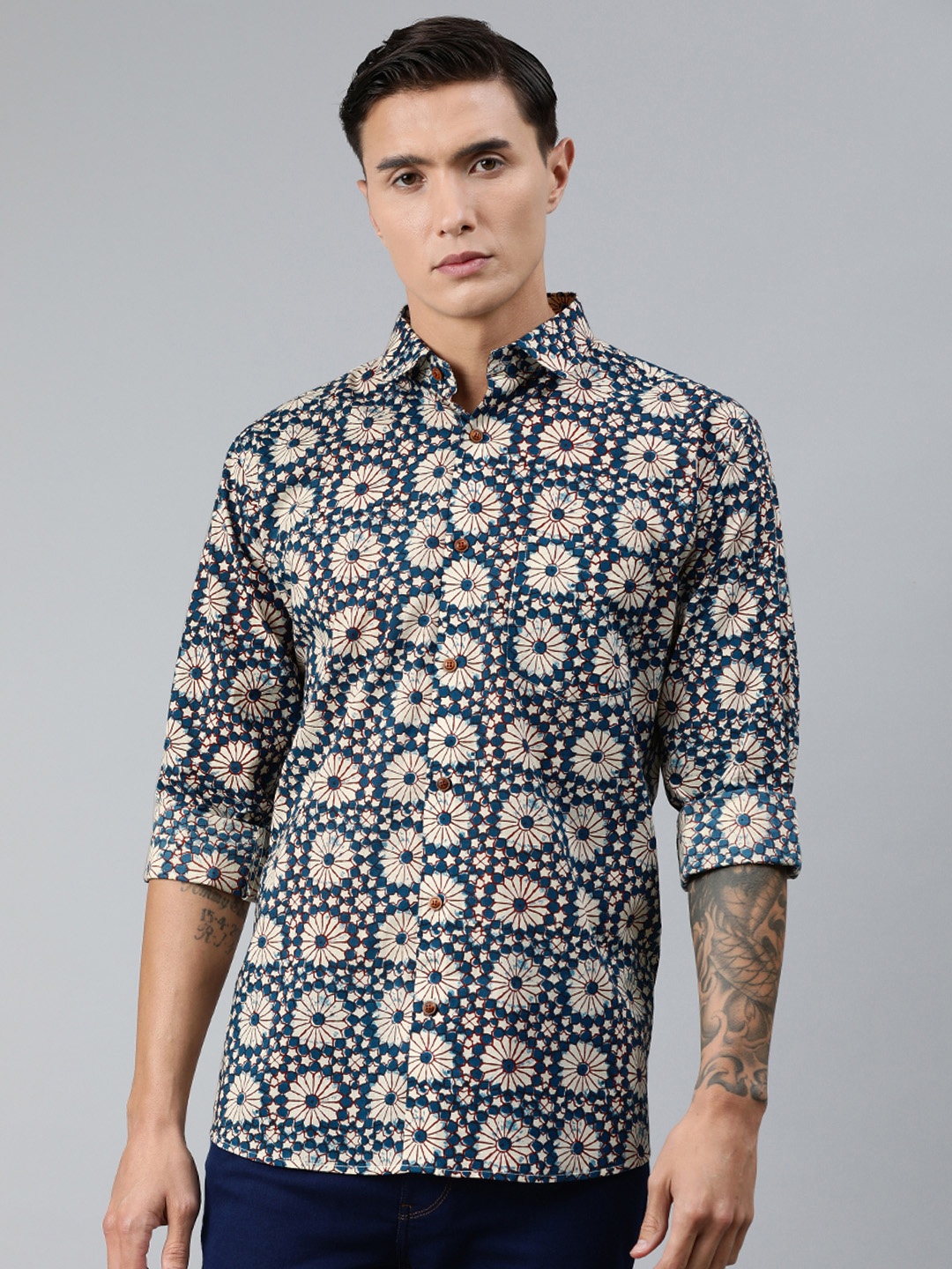 

MILLENNIAL MEN Men Blue & Cream-Coloured Regular Fit Printed Casual Shirt