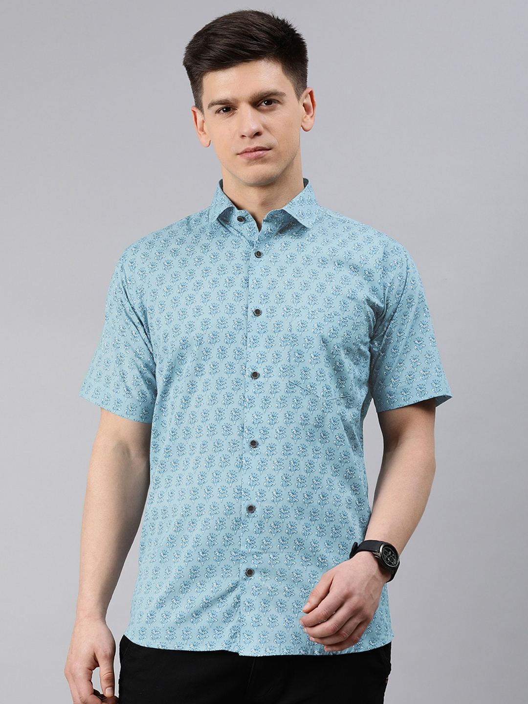 

MILLENNIAL MEN Men Blue & White Regular Fit Floral Printed Casual Shirt