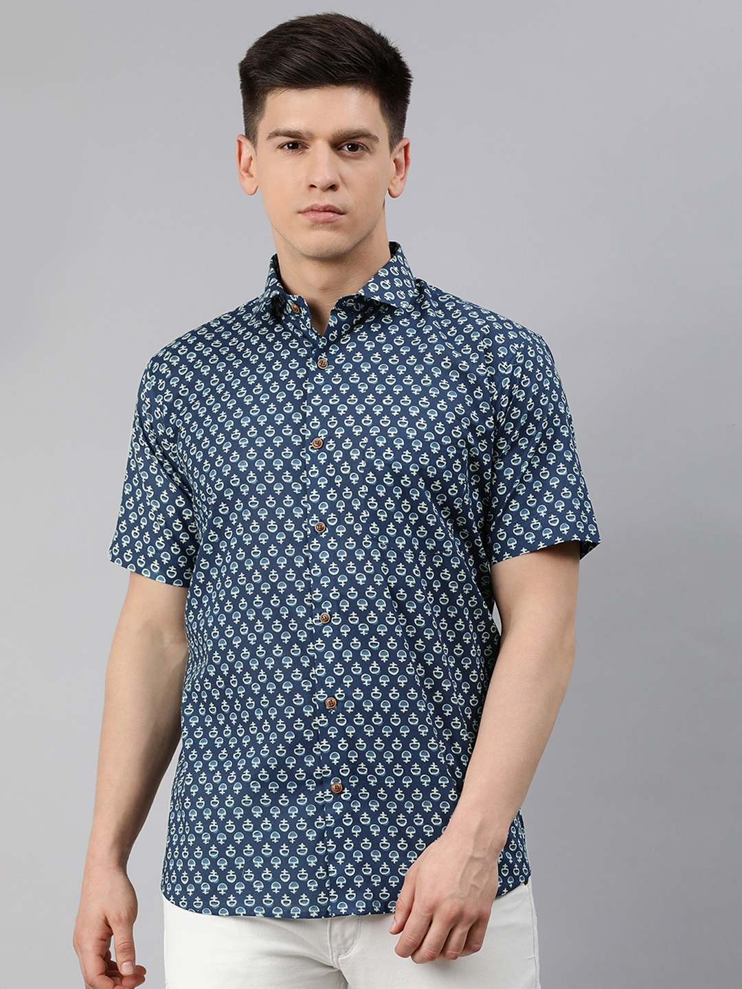 

MILLENNIAL MEN Men Navy Blue & Off-White Regular Fit Printed Casual Shirt