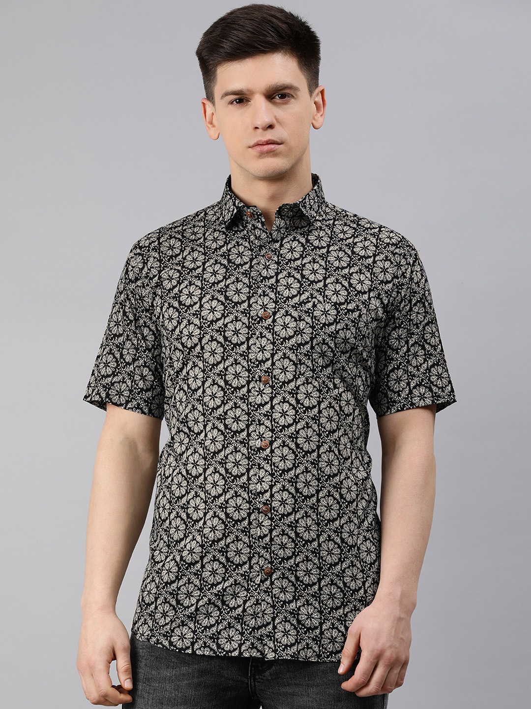 

MILLENNIAL MEN Men Navy Blue & Beige Regular Fit Printed Casual Shirt