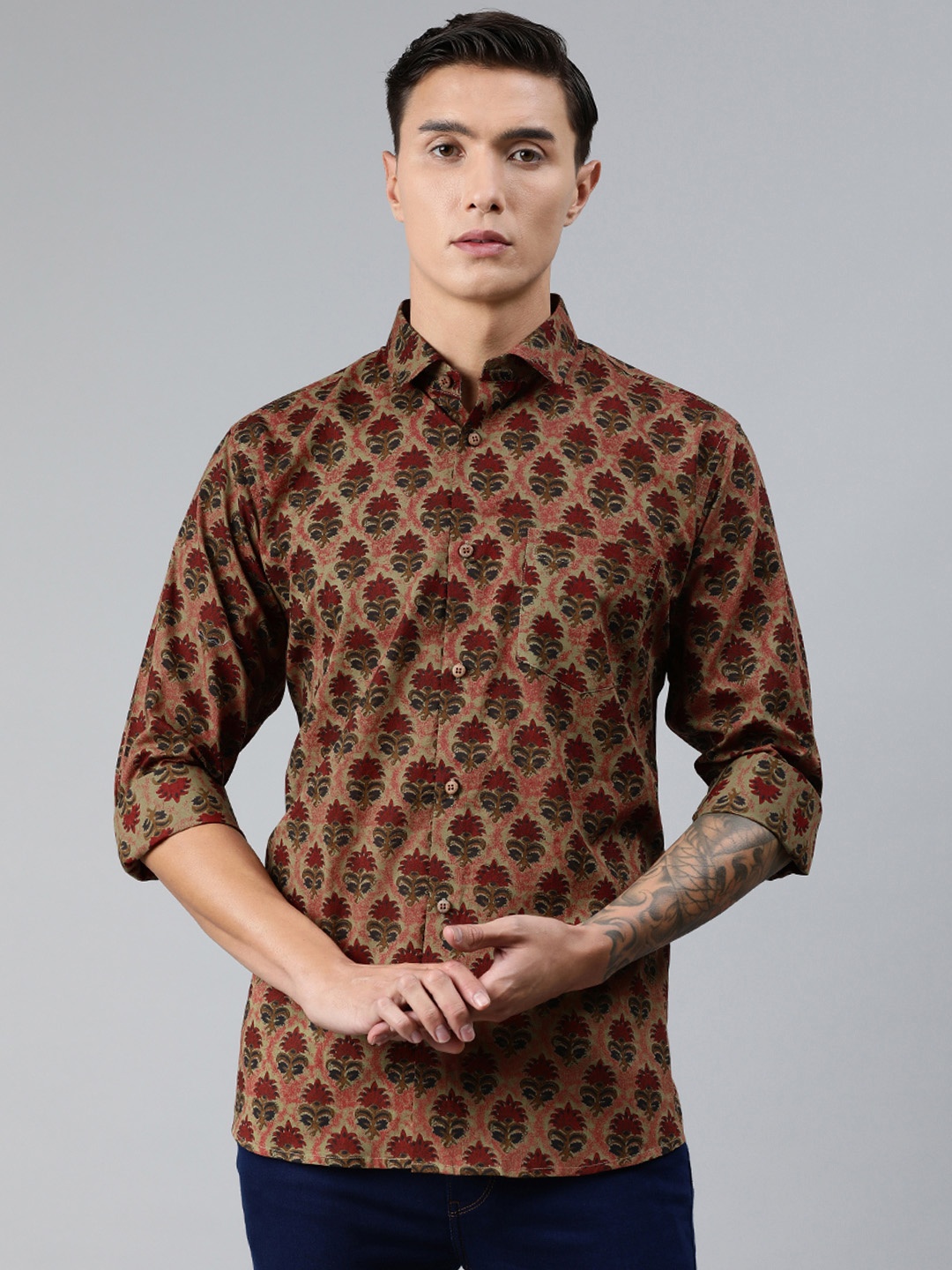 

MILLENNIAL MEN Men Brown & Red Regular Fit Printed Casual Shirt