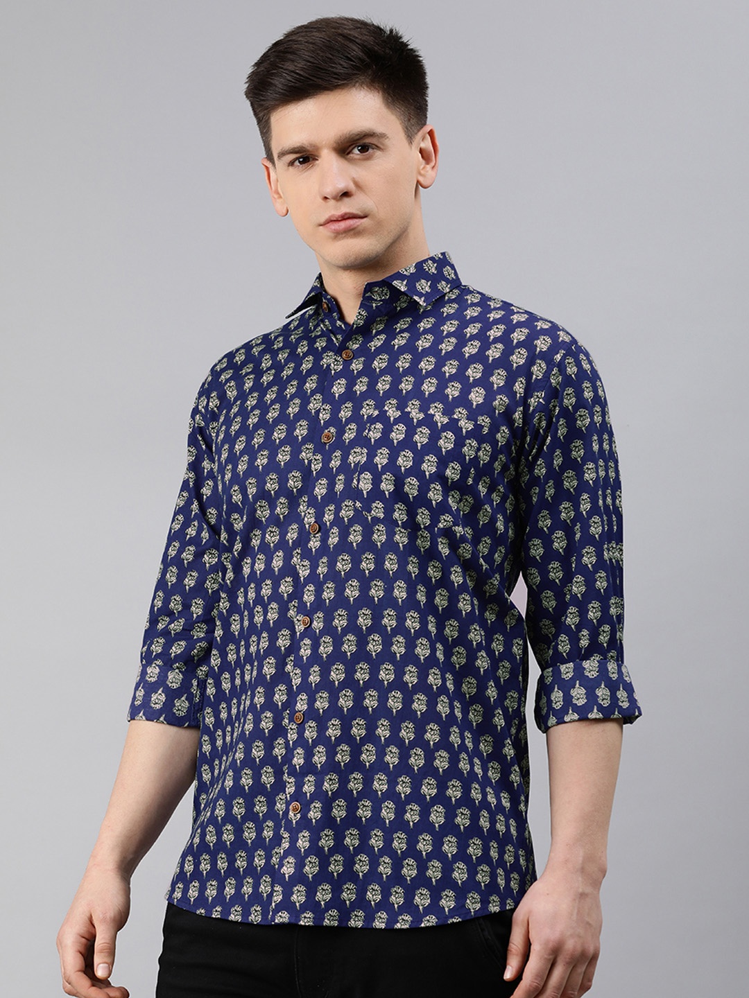 

MILLENNIAL MEN Men Blue & White Regular Fit Printed Casual Shirt