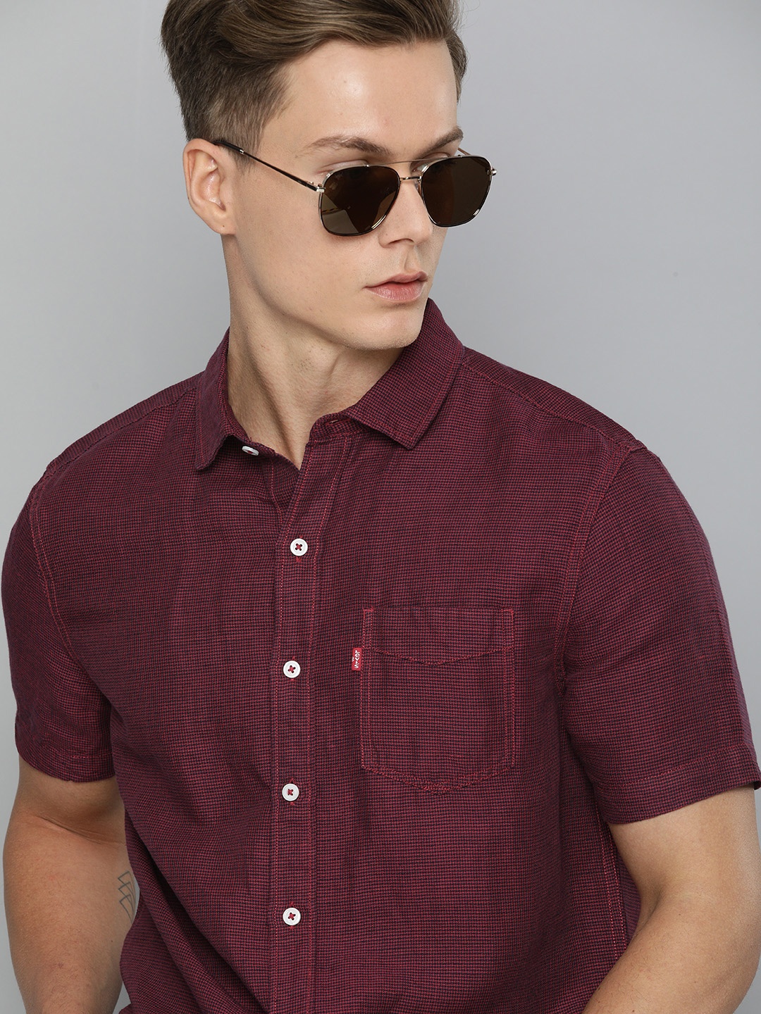 

Levis Men Maroon Slim Fit Self Design Casual Shirt