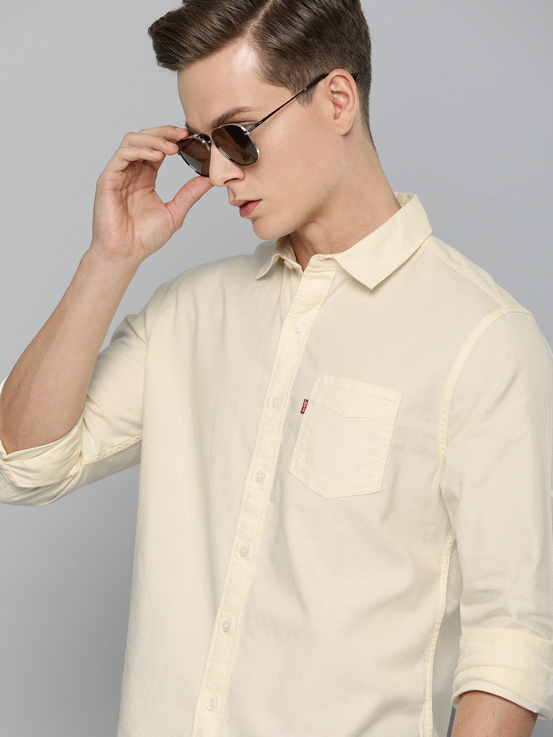 

Levis Men Cream-Coloured Slim Fit Solid Casual Shirt