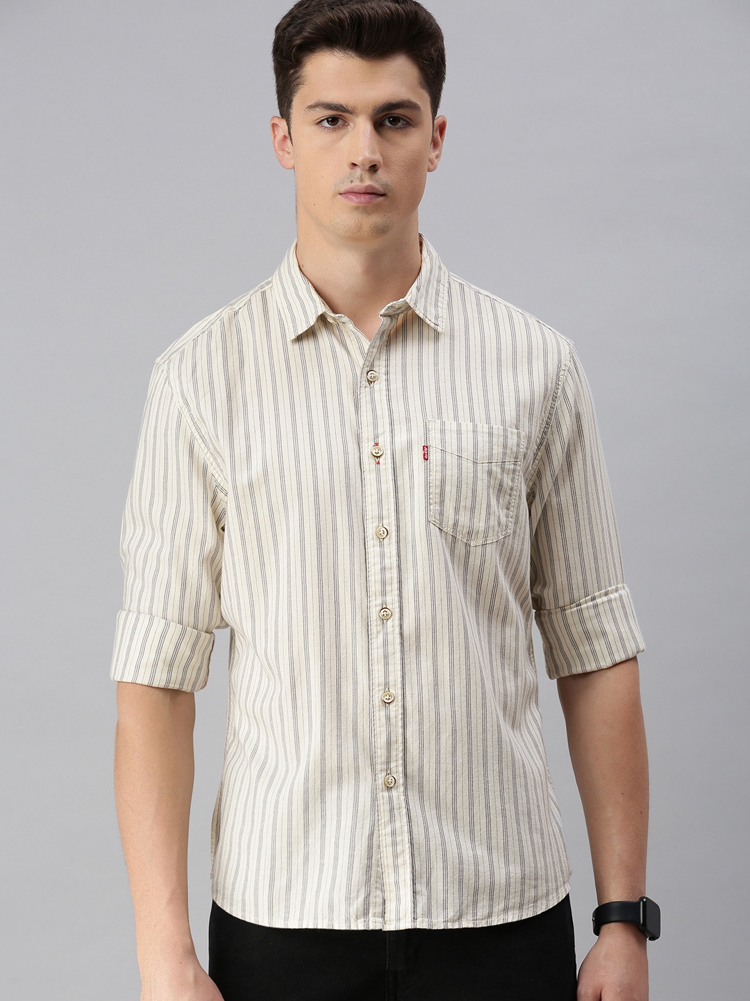 

Levis Men White & Blue Slim Fit Striped Casual Shirt