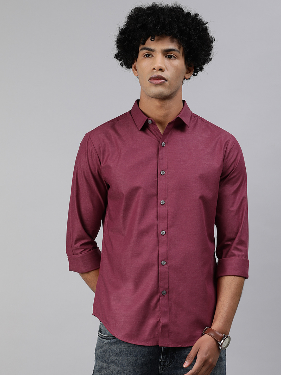 

Levis Men Magenta Slim Fit Solid Casual Shirt