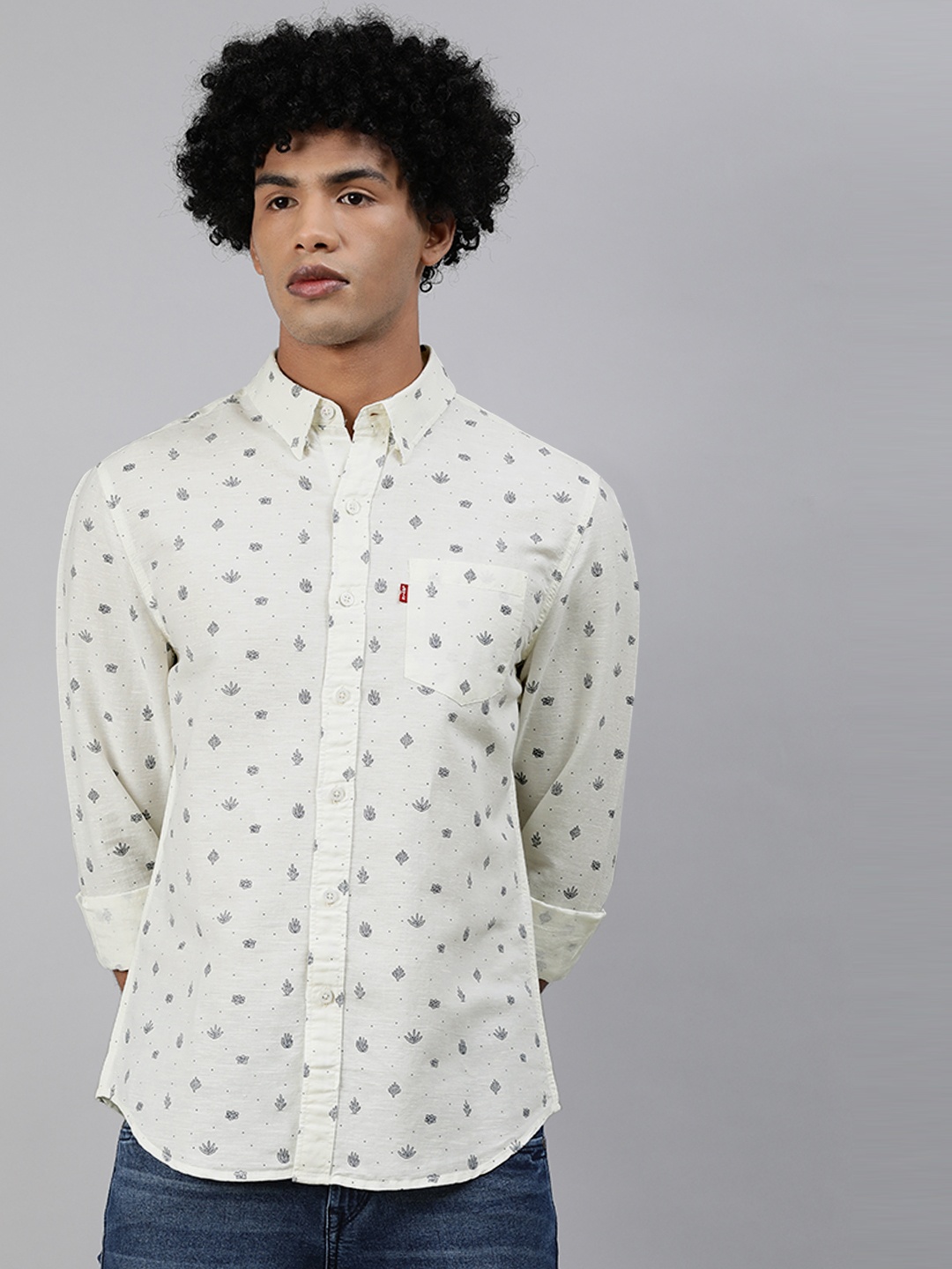 

Levis Men Off-White & Navy Blue Slim Fit Printed Casual Linen-Cotton Shirt