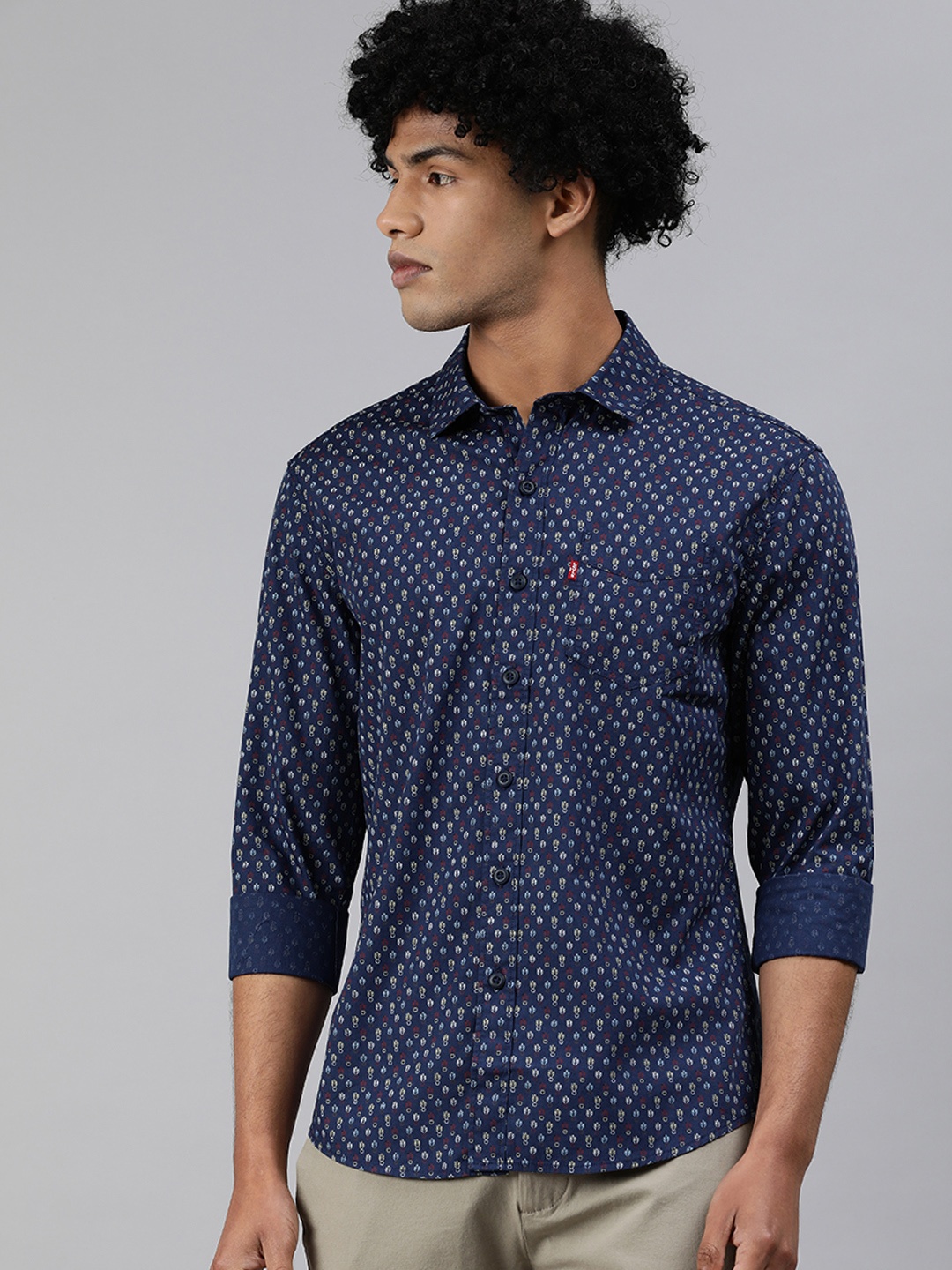 

Levis Men Navy Blue Slim Fit Printed Casual Shirt