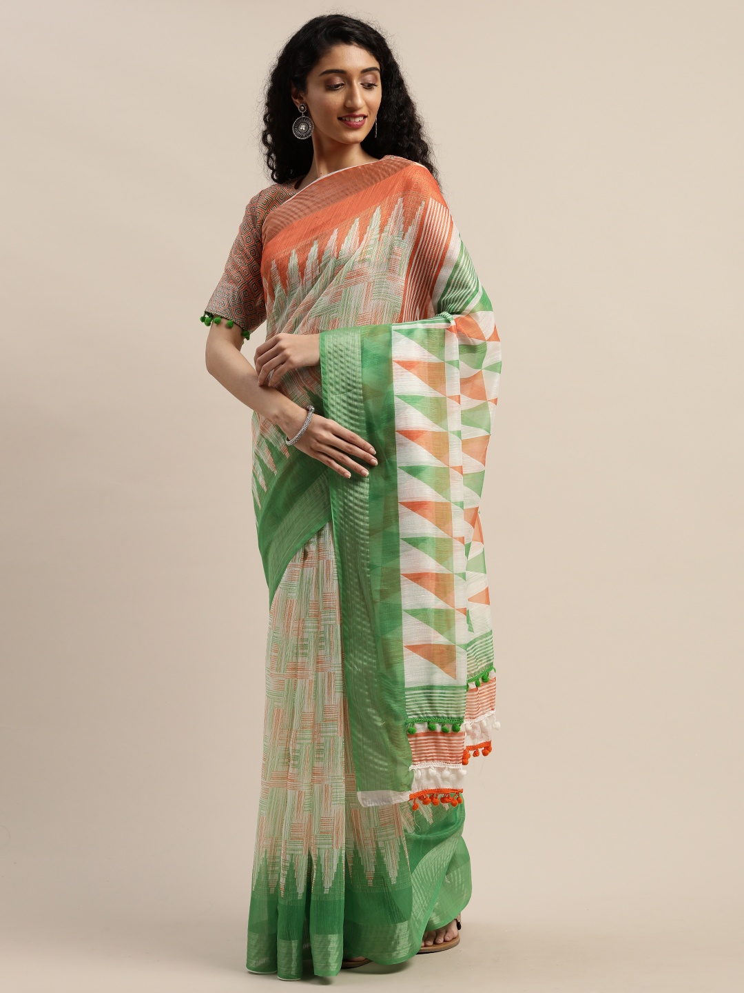 

SHAVYA Off-White & Green Cotton Blend Printed Saree