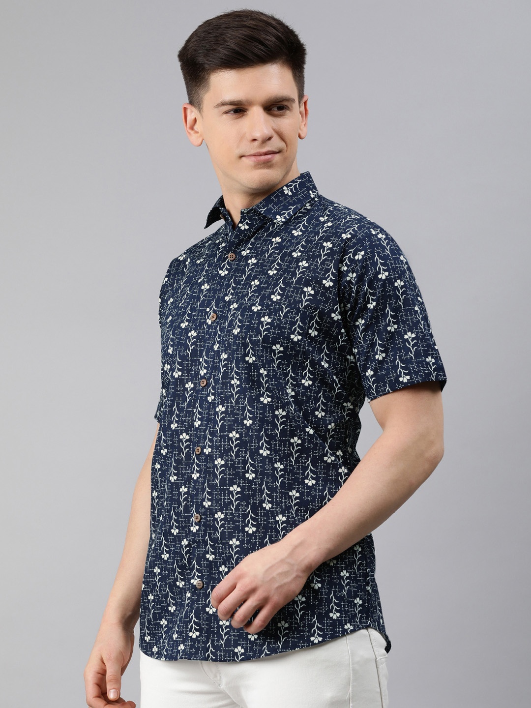 

MILLENNIAL MEN Men Blue & White Regular Fit Floral Printed Casual Shirt