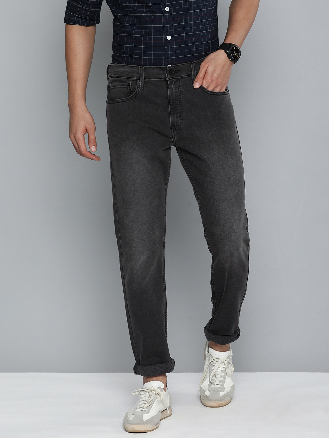 

Levis Men Black Tapered Fit Light Fade Mid-rise Stretchable Jeans