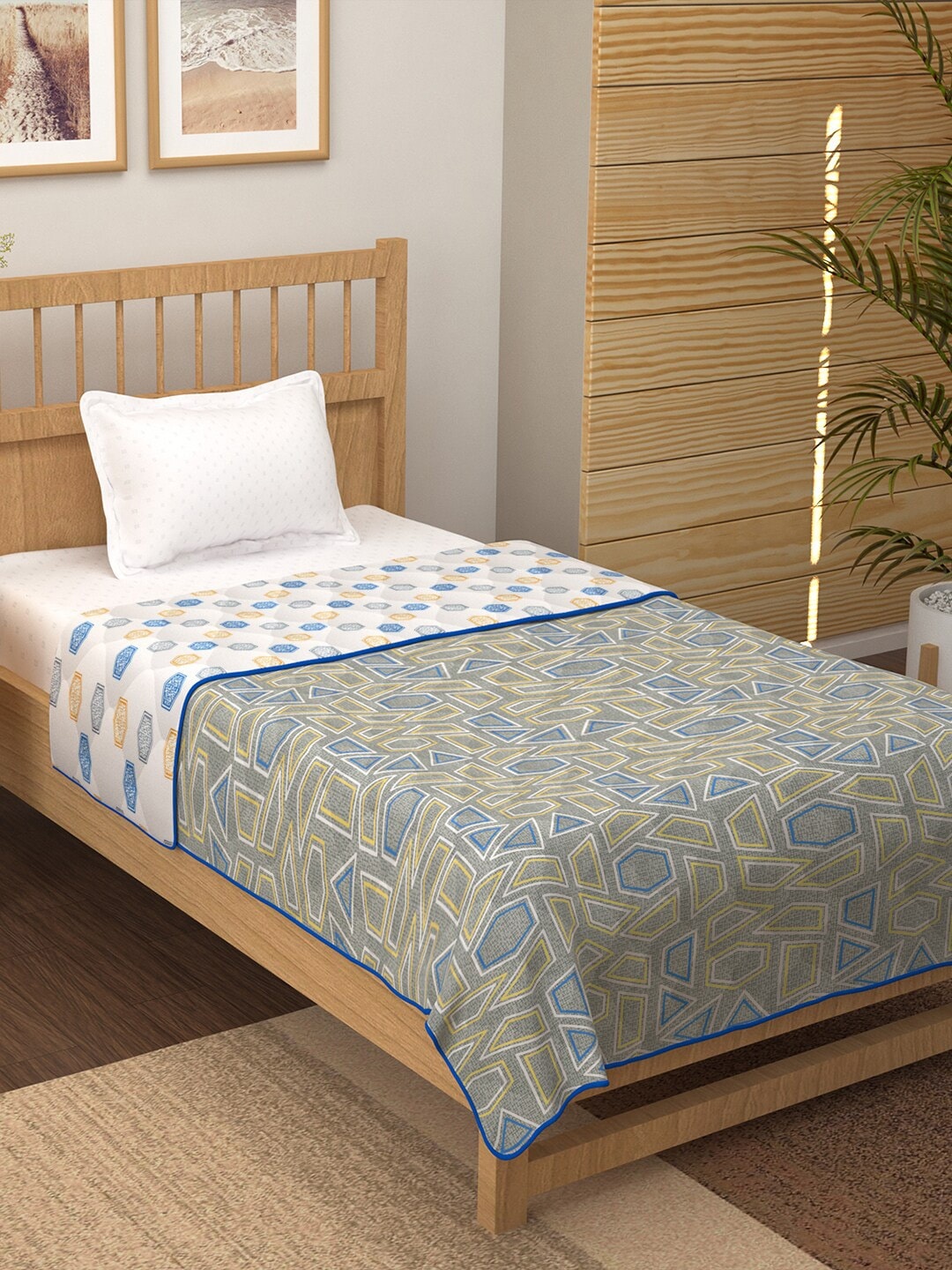 

Story@home Grey & Blue Geometric 150 GSM Single Bed Comforter