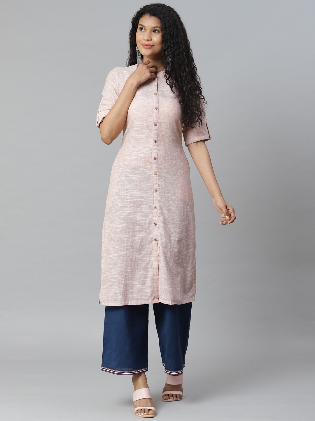 

Rangriti Women Pink Solid Straight Formal Kurta