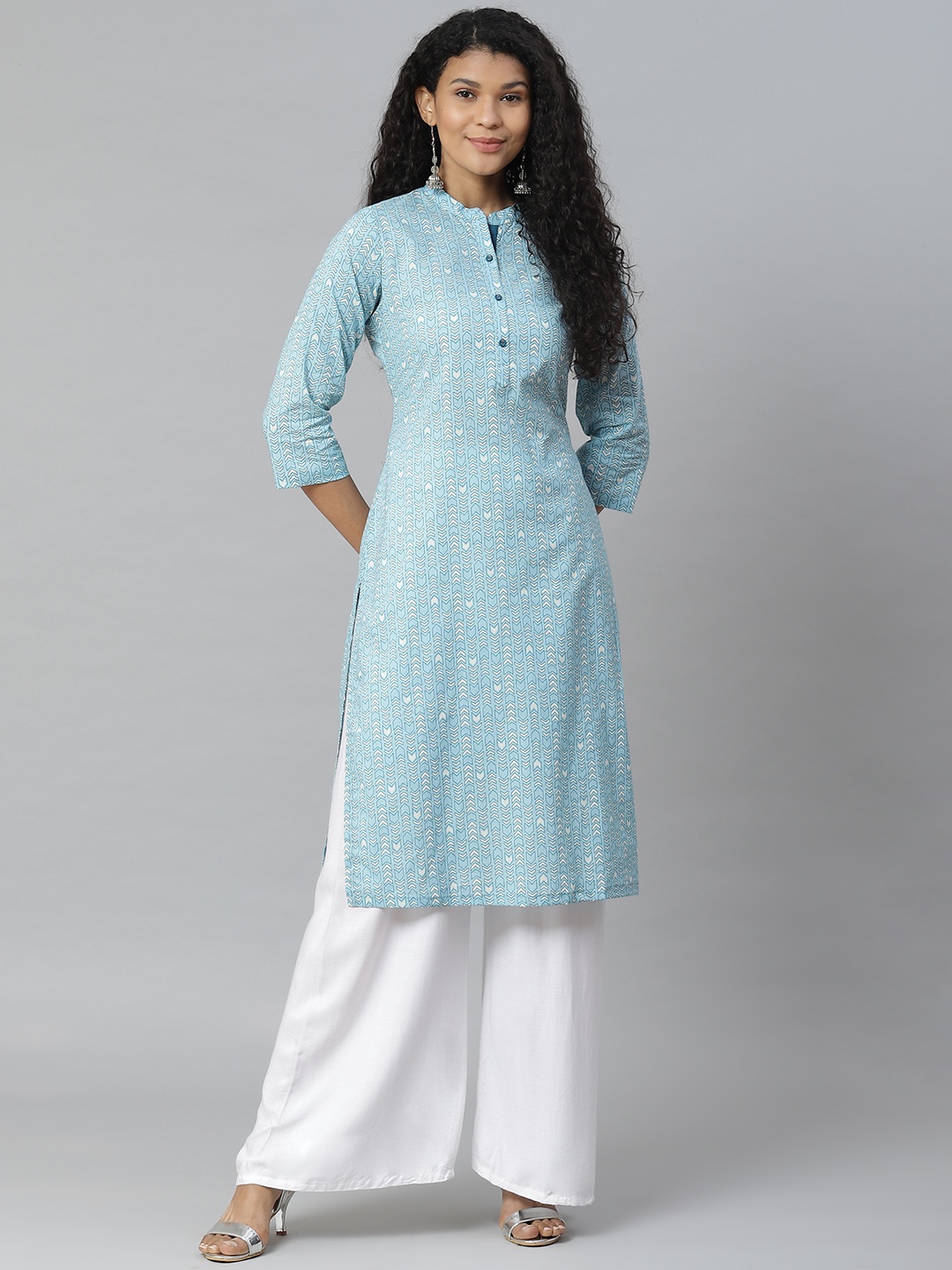 

Rangriti Women Blue & White Printed Straight Kurta