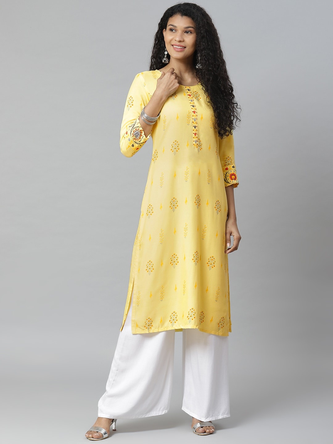 

Rangriti Women Yellow & Blue Printed Straight Kurta