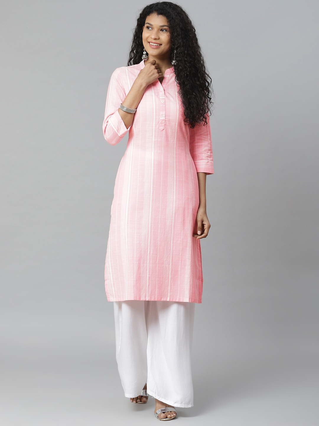 

Rangriti Women Pink & White Striped Straight Kurta