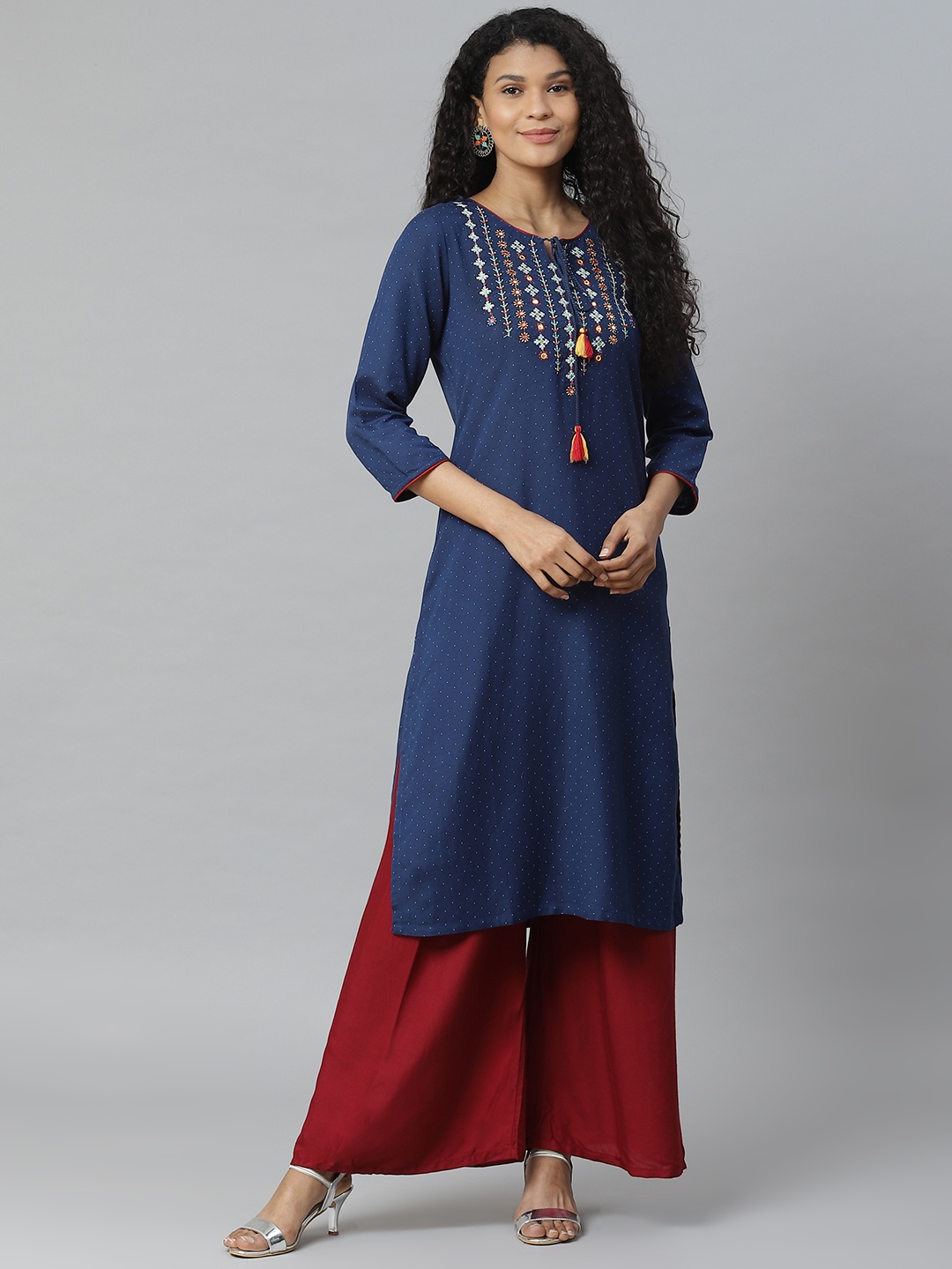 

Rangriti Women Navy Blue Woven Design Straight Kurta