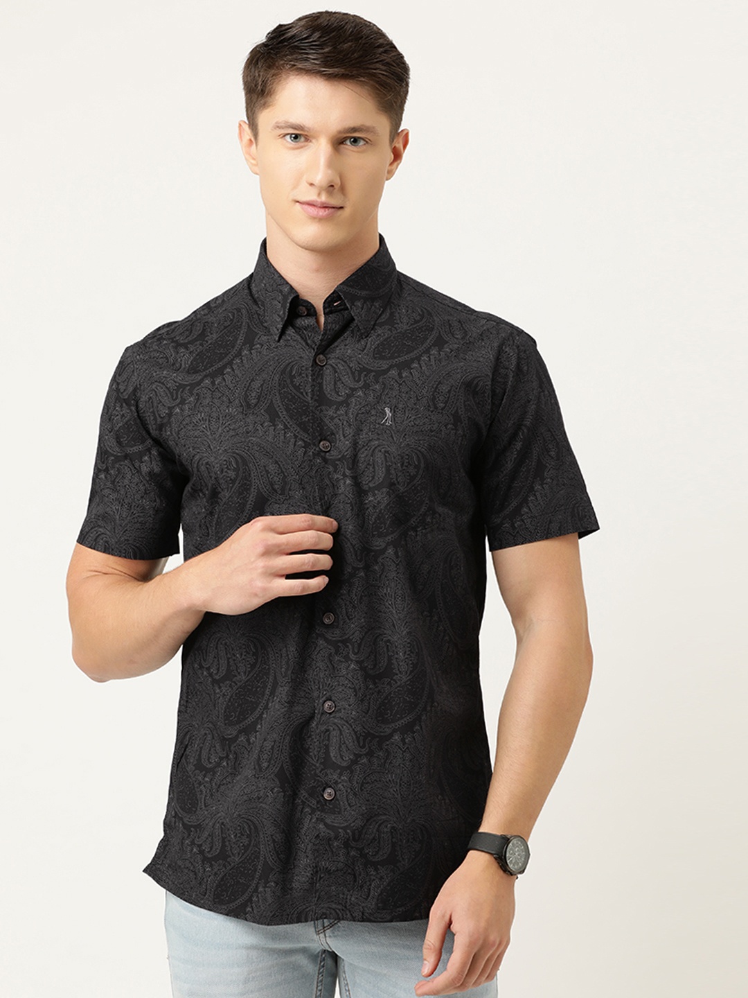 

Burnt Umber Men Black & White Cotton Slim Fit Paisley Print Casual Shirt